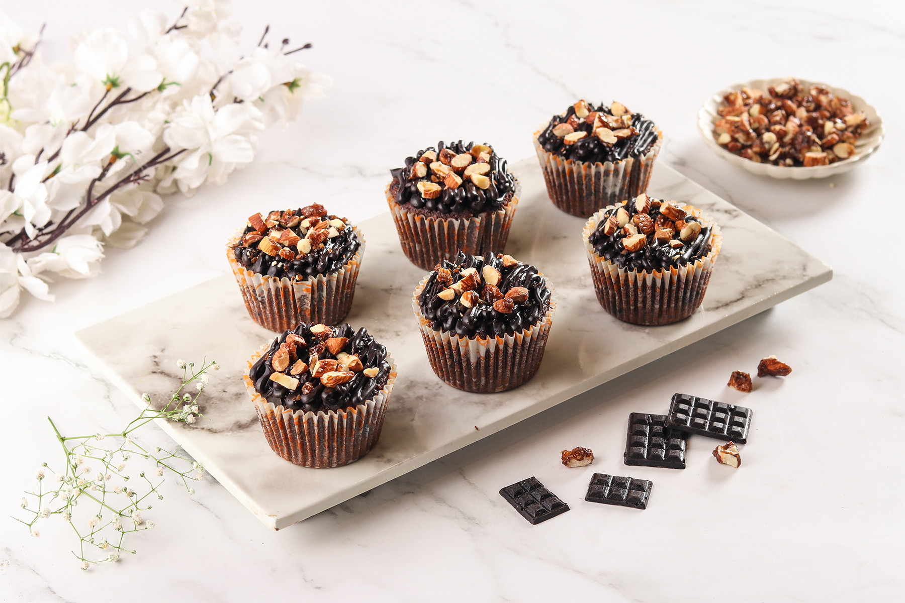 Chocolate Almond Crunch Muffins [6 Pieces 100 g Each]